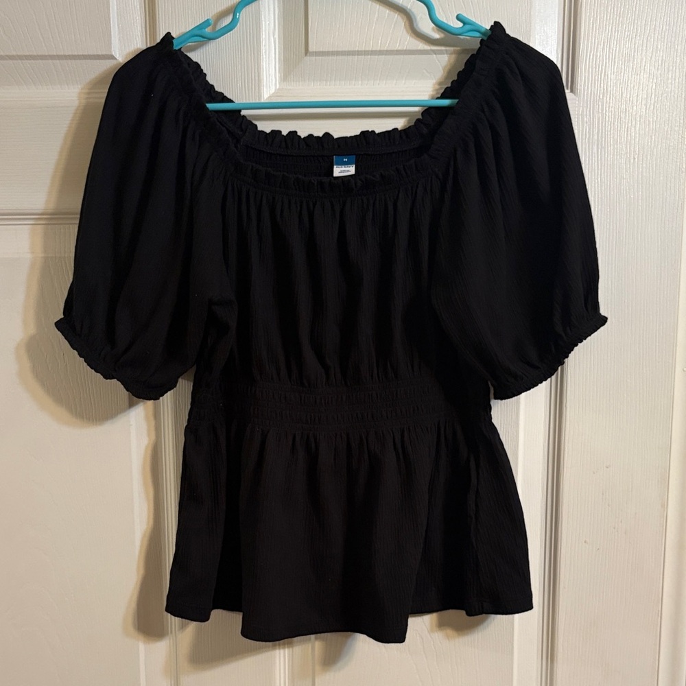 Old Navy puff sleeve peplum top. black.  size medium